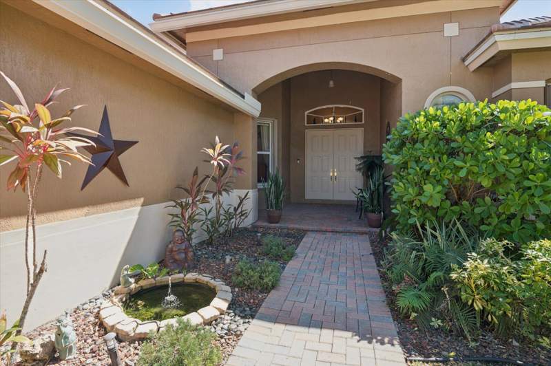 4 bedroom Single Family Residence at 10888 NW 67th Place, Parkland Isles, Parkland — photo 2