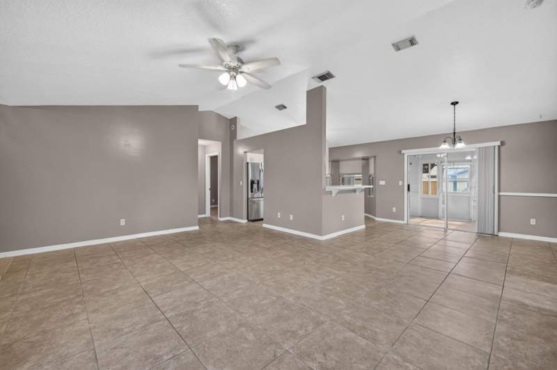 3 bedroom Single Family Residence at 254 SW Starfish Avenue, Port St Lucie Section 13, Port St. Lucie — photo 5
