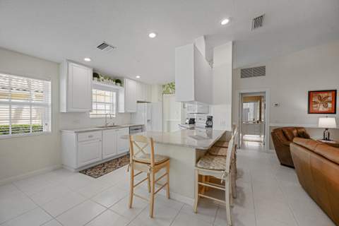 8558 SE Retreat Drive, Hobe Sound FL - photo 10 of 44