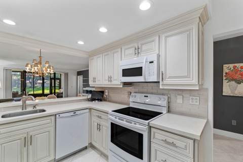 10076 Cedar Point Boulevard #402, Boynton Beach FL - photo 7 of 37