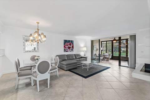 10076 Cedar Point Boulevard #402, Boynton Beach FL - photo 9 of 37