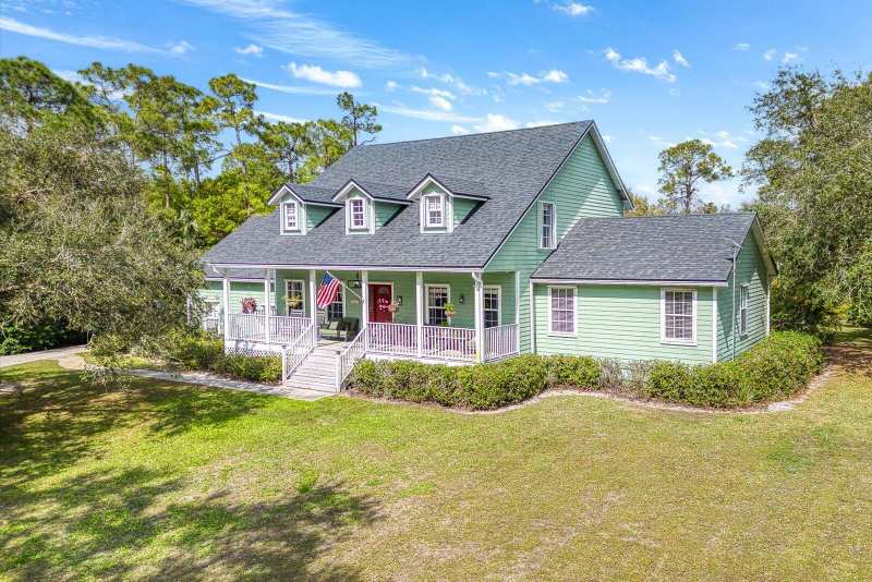 5 bedroom Single Family Residence at 10612 Pine Cone Lane, Pine Hollow Unit One, Fort Pierce — photo 1
