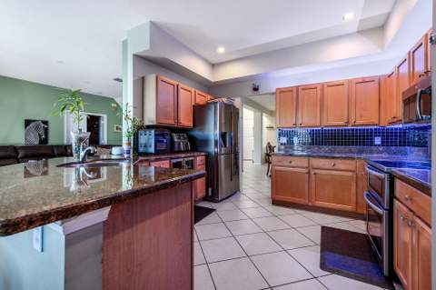 1233 Avondale Lane, West Palm Beach FL - photo 12 of 38
