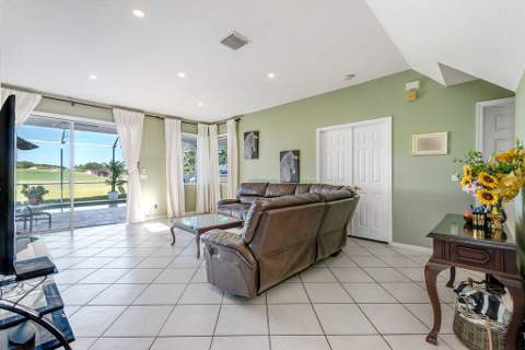 1233 Avondale Lane, West Palm Beach FL - photo 10 of 38