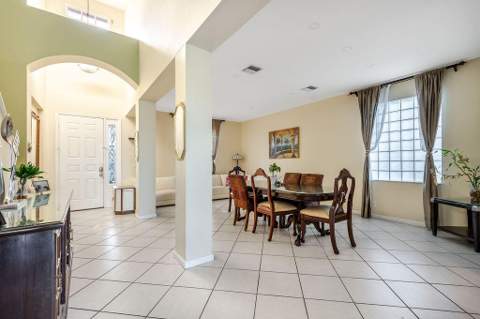1233 Avondale Lane, West Palm Beach FL - photo 7 of 38