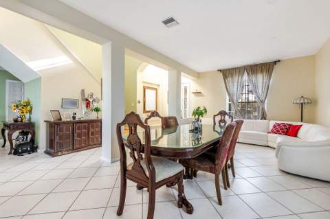 1233 Avondale Lane, West Palm Beach FL - photo 8 of 38