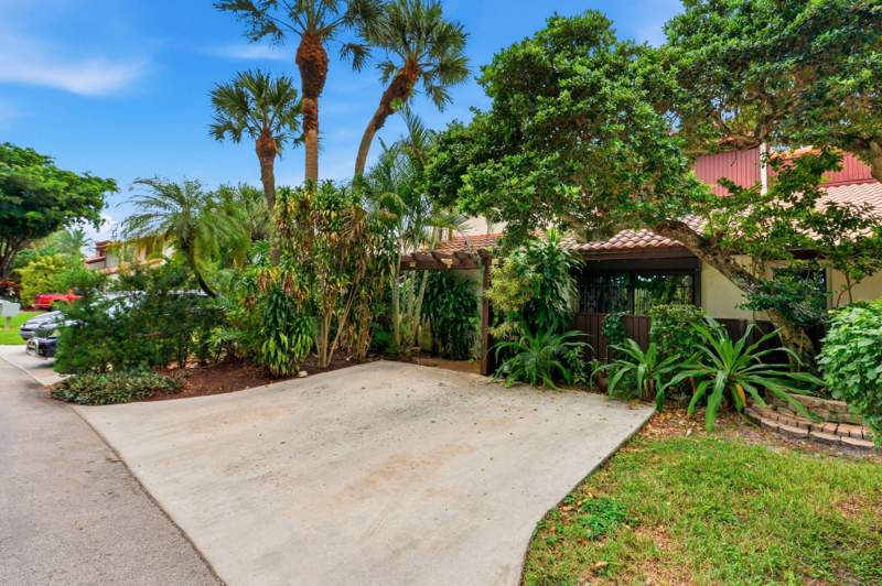 3 bedroom Townhouse at 6850 Tiburon Drive, Tiburon I Ph II, Boca Raton — photo 2