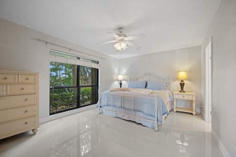 460 Brackenwood Lane, Palm Beach Gardens FL - photo 7 of 31