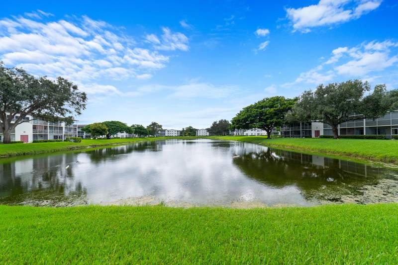 1 bedroom Condominium at 618 Fanshaw O, Fanshaw At Century Village Condo, Boca Raton — photo 3