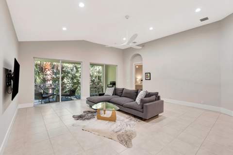 125 Palm Bay Terrace #C, Palm Beach Gardens FL - photo 16 of 49