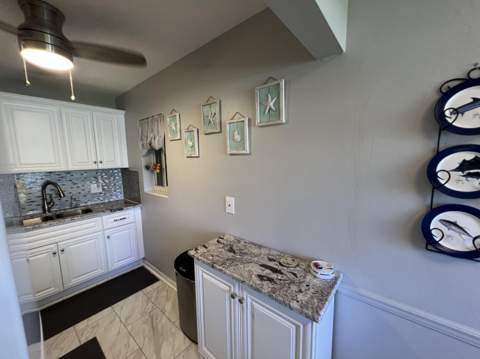 3320 Lake Osborne Drive, Lake Worth Beach FL - photo 7 of 25
