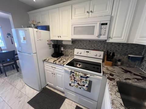 3320 Lake Osborne Drive, Lake Worth Beach FL - photo 9 of 25