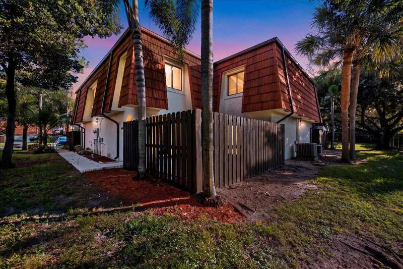 3 bedroom Townhouse at 2216 White Pine Circle #D, Pines 2, Greenacres — photo 1