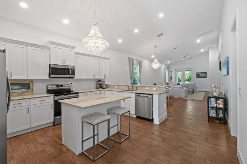 4 bedroom Single Family Residence at 1515 SE 5th Street, Broadway Section Of St Lucie Estates Subdivision, Stuart — photo 2