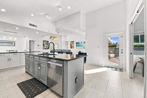 8928 Escondido Way, Boca Raton FL - photo 13 of 53