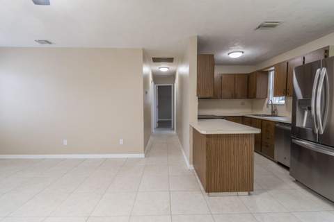 2032 Worthington Road, West Palm Beach FL - photo 6 of 19