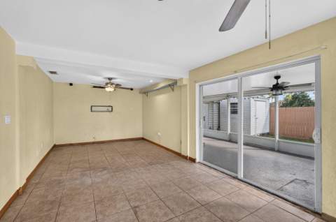 446 E Shadyside Circle, West Palm Beach FL - photo 22 of 29