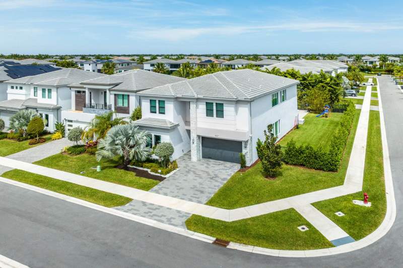 5 bedroom Single Family Residence at 8227 Oceanus Drive, Bridges Mizner Pud Bridges South Plat Six, Boca Raton — photo 3