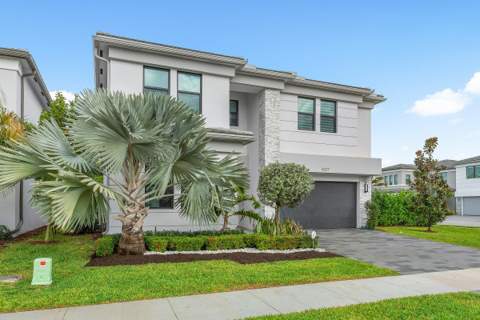 8227 Oceanus Drive, Boca Raton FL - photo 6 of 55