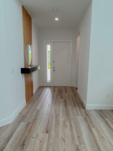 8227 Oceanus Drive, Boca Raton FL - photo 8 of 55