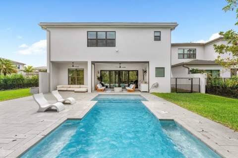 8227 Oceanus Drive, Boca Raton FL - photo 18 of 55