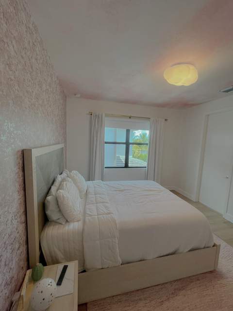 8227 Oceanus Drive, Boca Raton FL - photo 23 of 55