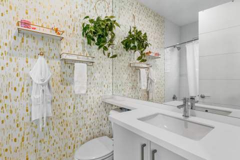 8227 Oceanus Drive, Boca Raton FL - photo 24 of 55