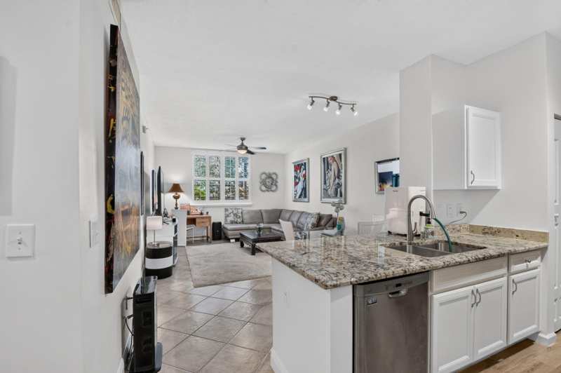 1 bedroom Condominium at 720 S Sapodilla Avenue #101, Courtyards In Cityplace Condo, West Palm Beach — photo 1