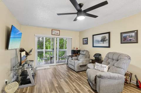 8400 Lagos De Campo Boulevard #303, Tamarac FL - photo 7 of 23
