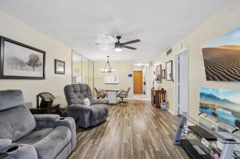 8400 Lagos De Campo Boulevard #303, Tamarac FL - photo 8 of 23