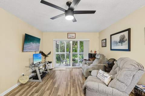 8400 Lagos De Campo Boulevard #303, Tamarac FL - photo 9 of 23