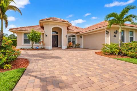 2801 Bent Pine Drive, Fort Pierce FL - photo 9 of 74
