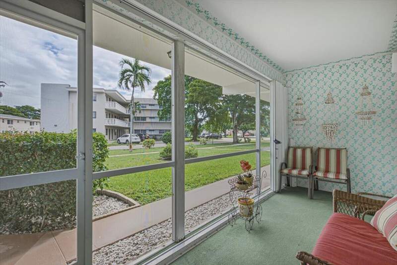 2 bedroom Condominium at 500 S Luna Court #4, Eastbrook Condominium Apts Inc, Hollywood — photo 4