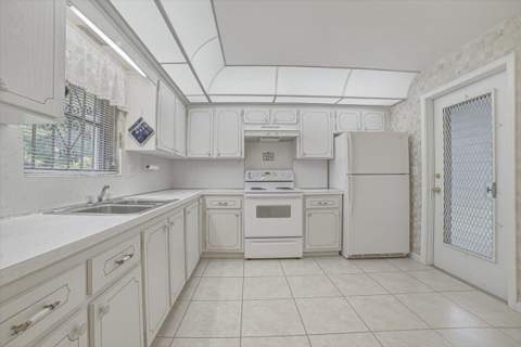500 S Luna Court #4, Hollywood FL - photo 10 of 23