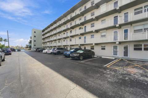 1511 SE 15th Court #306, Deerfield Beach FL - photo 22 of 25