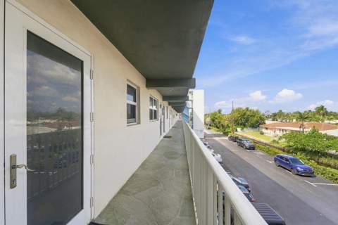 1511 SE 15th Court #306, Deerfield Beach FL - photo 23 of 25