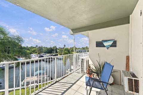 1511 SE 15th Court #306, Deerfield Beach FL - photo 6 of 25
