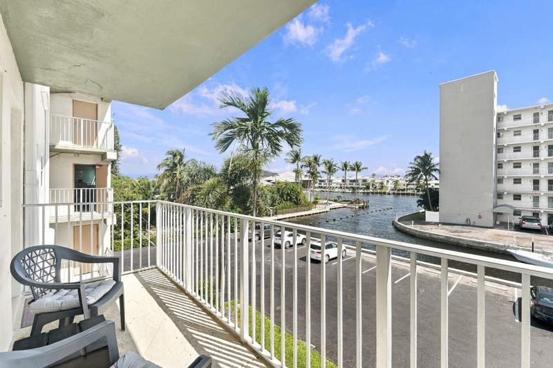 2 bedroom Condominium at 1511 SE 15th Court #306, Pennsylvania Condominium, Deerfield Beach — photo 4