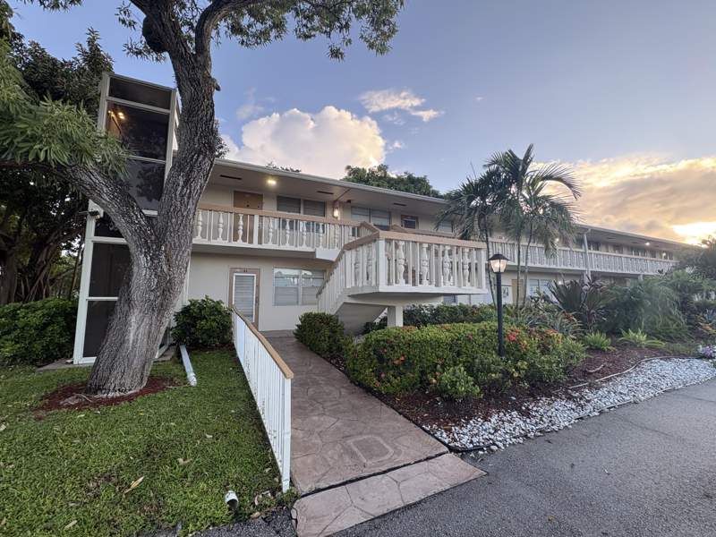 1 bedroom Condominium at 29 Richmond D Crescent, Richmond D Condo, Deerfield Beach — photo 2