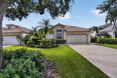 12850 Oak Knoll Drive, golf community for sale in Palm Beach Gardens