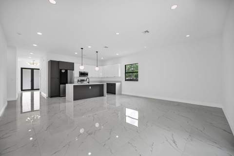 2791 NW 11th Court, Fort Lauderdale FL - photo 8 of 67