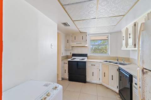 18081 SE Country Club Drive #19-188, Jupiter FL - photo 19 of 37