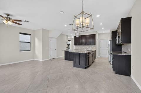 8347 Cadre Noir Road, Lake Worth FL - photo 15 of 46