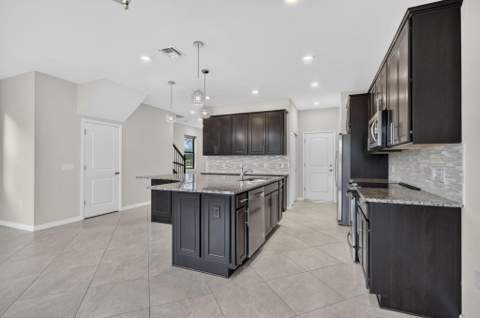 8347 Cadre Noir Road, Lake Worth FL - photo 12 of 46