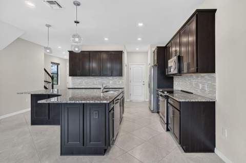 8347 Cadre Noir Road, Lake Worth FL - photo 11 of 46