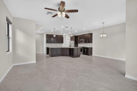 8347 Cadre Noir Road, Lake Worth FL - photo 9 of 46