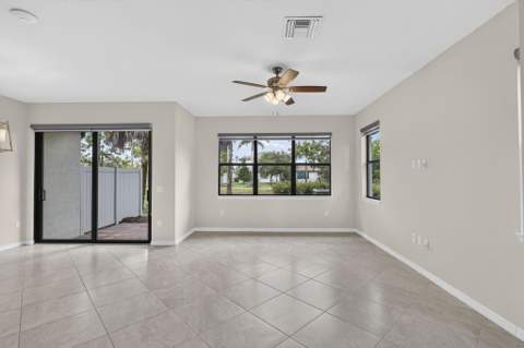 8347 Cadre Noir Road, Lake Worth FL - photo 7 of 46