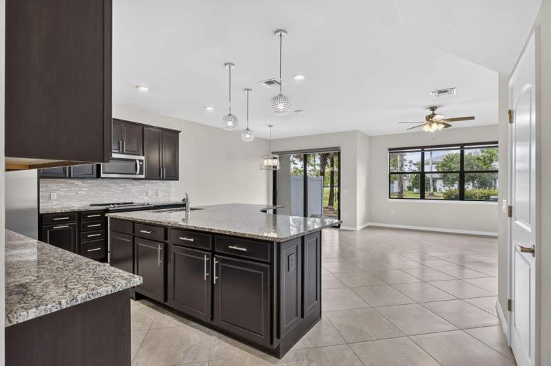 3 bedroom Townhouse at 8347 Cadre Noir Road, Fields At Gulfstream Polo, Lake Worth — photo 3