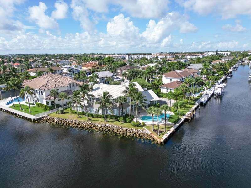 5 bedroom Single Family Residence at 975 Dogwood Drive, Tropic Isle 2nd Sec, Delray Beach — photo 3