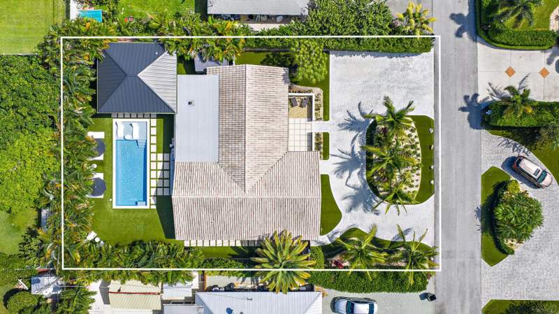 4 bedroom Single Family Residence at 3335 Cove Road, Waterway Village, Jupiter — photo 2